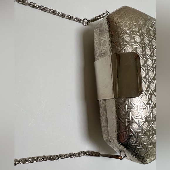 Silver Metal Handbag • Saks Fifth Avenue • - Picture 7 of 9